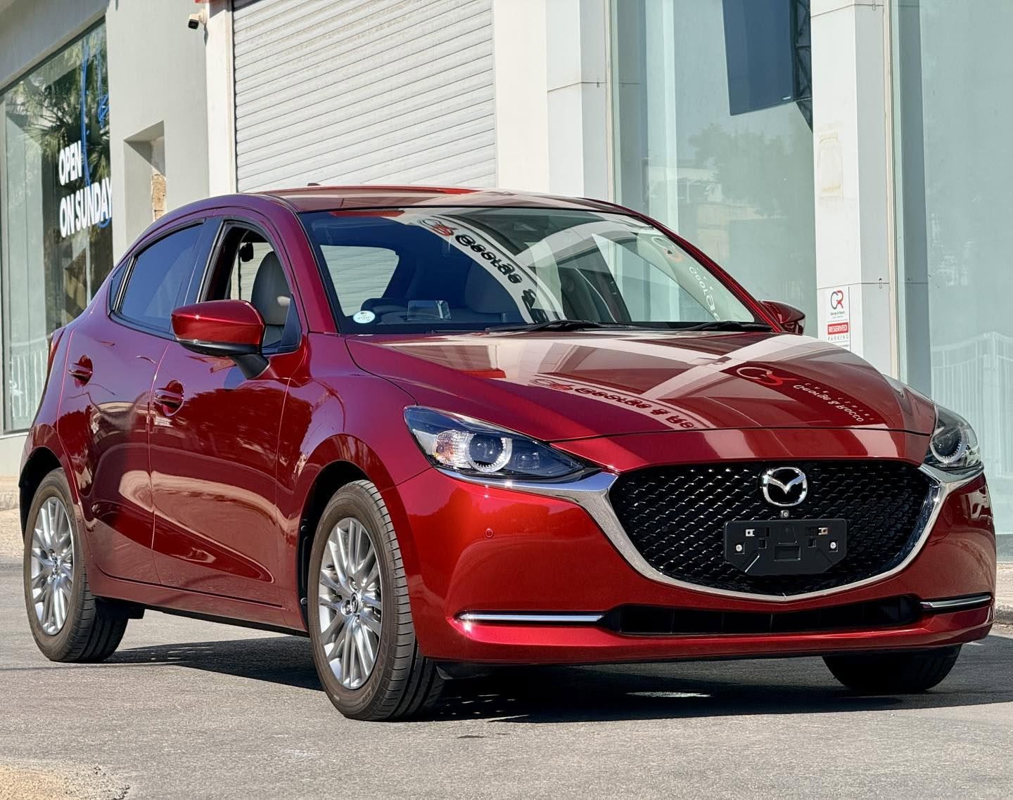 Mazda 2 Touring White Comfort